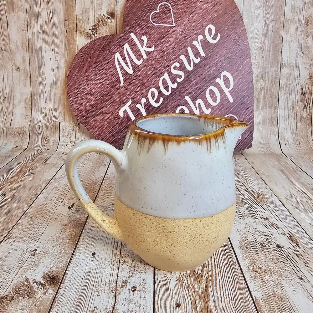 Mini pitcher